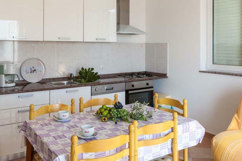 Apartmani Mudronja Murter Exteriör bild