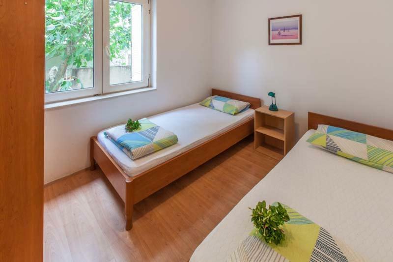 Apartmani Mudronja Murter Exteriör bild